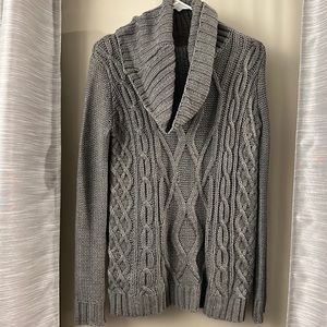 Forever 21 cable knit sweater. Grey color. Size small